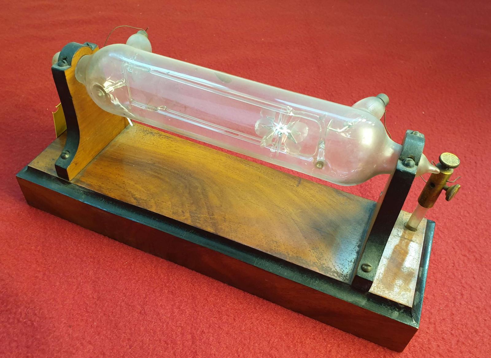 Photo d'un tube de Crookes